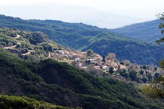 Άμεσα μέτρα για τη στήριξη των καφενείων στα μικρά χωριά ζητά ο Δήμαρχος Ζίτσας